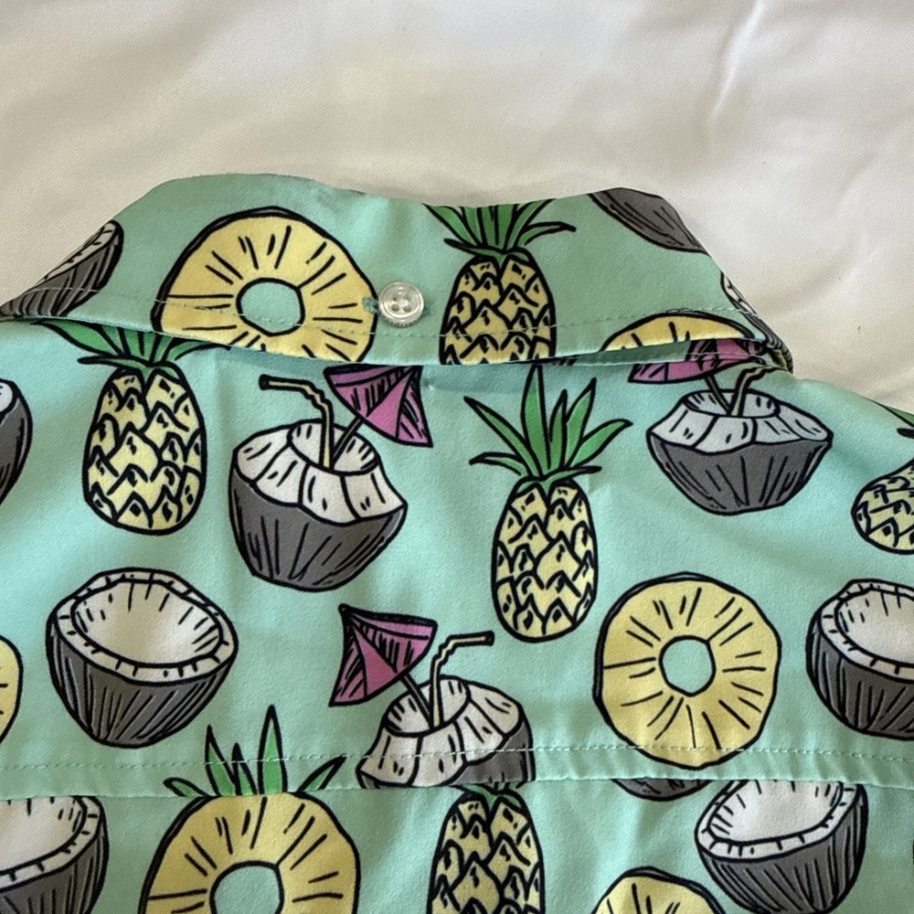 Chubbies Button Down Shirt Mens Large Excellent Pineapple/Coconut Tropical Print - Picture 10 of 11